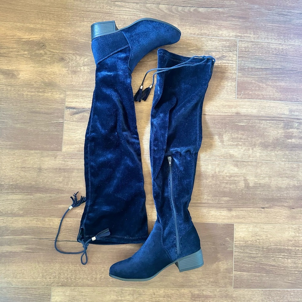 Madden Girl size 7 blue faux suede boots